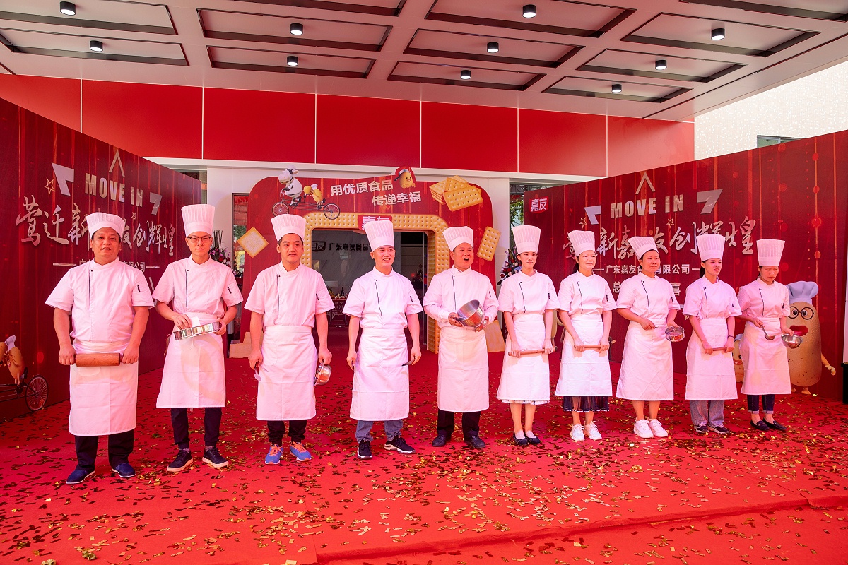 �з������緶չʾ��